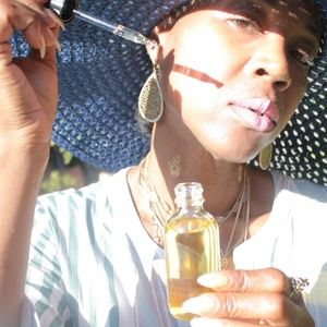 Meet your Posher, Tanishia